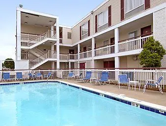 Baymont By Wyndham Charlotte University 